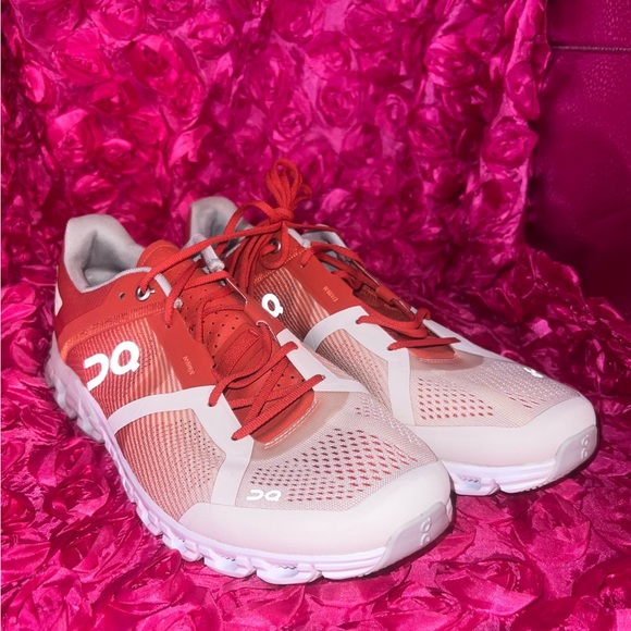 ON Running Women's Cloudflow Running Shoe - Picture 2 of 8